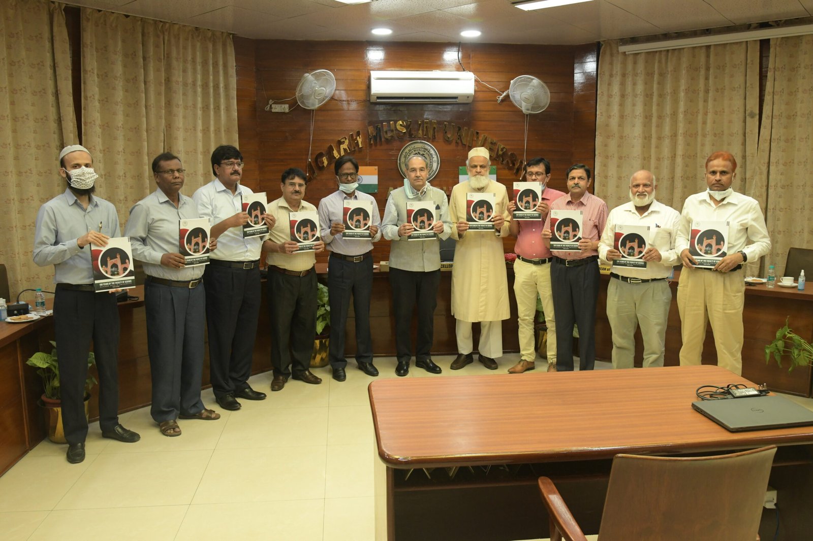 सांइस फैकल्टी के 100 साल को एक किताब में समेटा, विमोचन