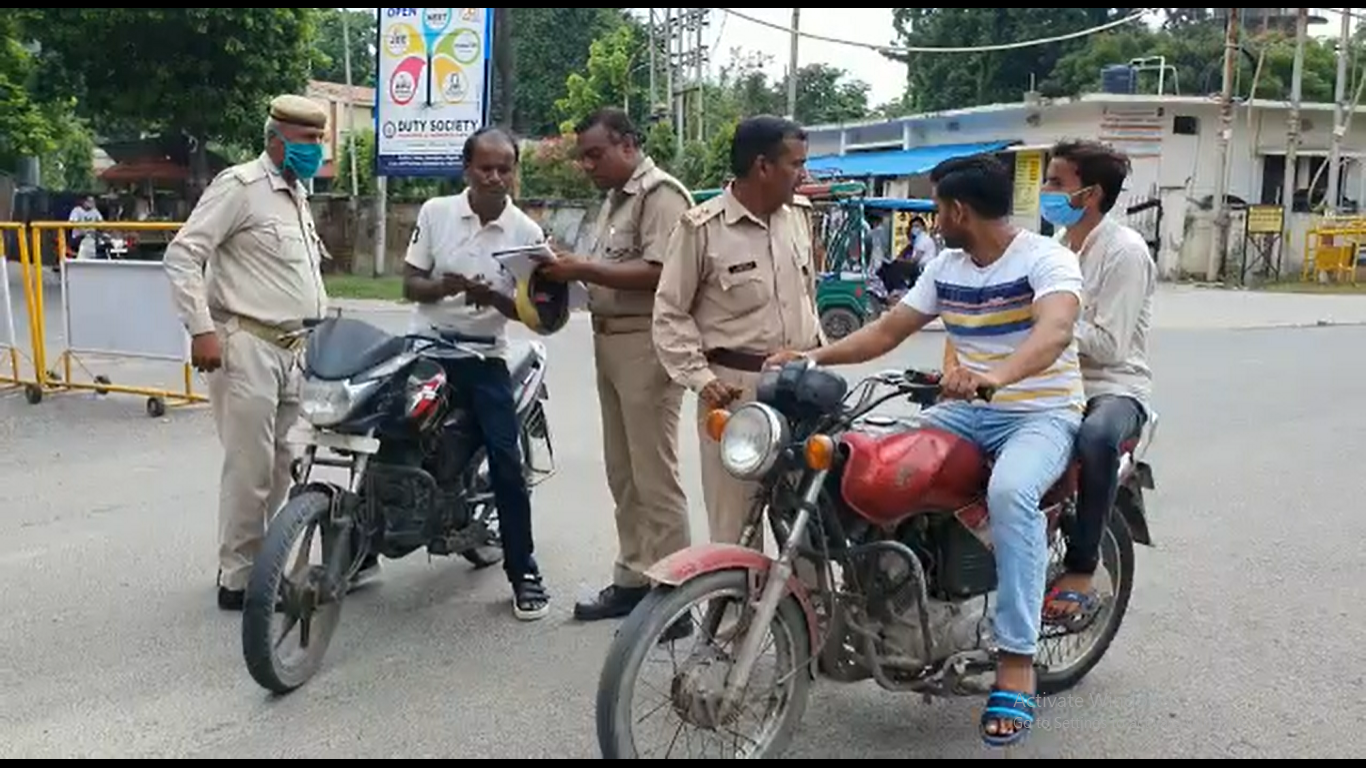 एएमयू कैंपस में गोलीकांड के बाद चेकिंग तेज