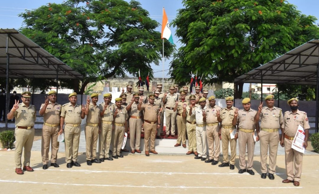 पुलिस को सूचना देकर लुटेरे को पकड़वाने वाले रवि कश्यप सम्मानित