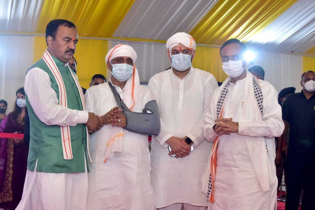 अतरौली में श्रद्धेय स्व0 श्री कल्याण सिंह के त्रयोदषी संस्कार में पहुंचे उप मुख्यमंत्री।